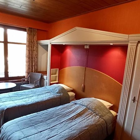Hotel Le Chalet ラ・ロシュ・アン・アルデンヌ エクステリア 写真
