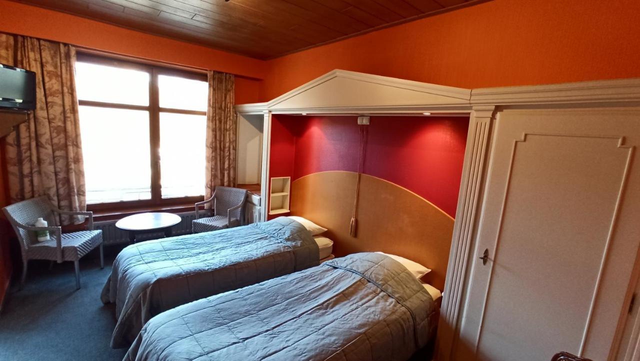 Hotel Le Chalet ラ・ロシュ・アン・アルデンヌ エクステリア 写真