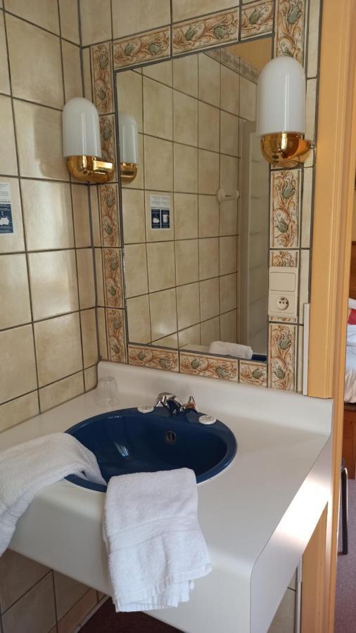 Hotel Le Chalet ラ・ロシュ・アン・アルデンヌ エクステリア 写真